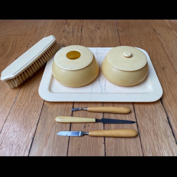 1930s SAN DURO Eclipse Molded Ivory Celluloid Vanity Set - Picture 2 of 9